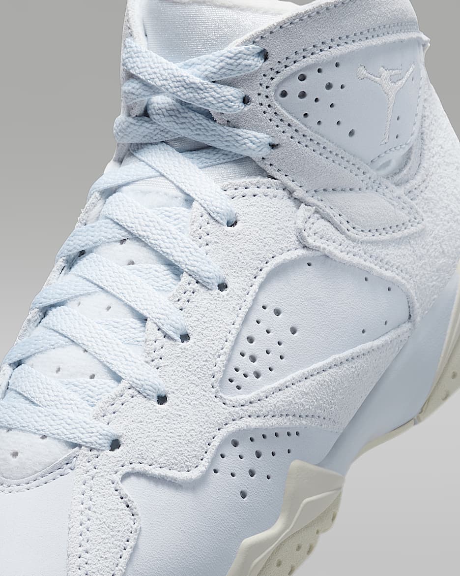 Air Jordan 7 Retro Big Kids Shoes. Nike